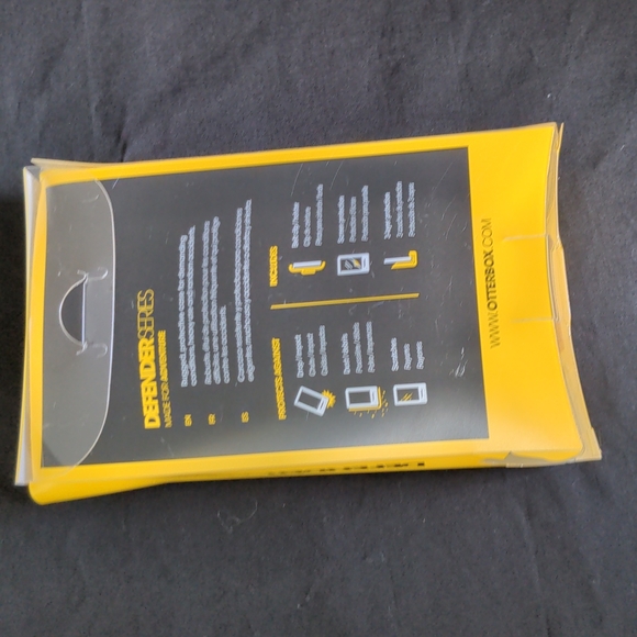 Otterbox Defender Series Realtree Rugged Protection Case iPhone 4 & 4s - Picture 4 of 6